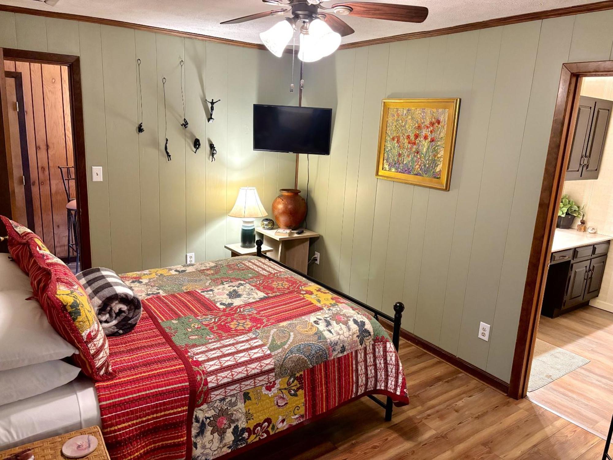 The Iris Garden Downtown Cottages And Suites Nashville Ruang foto
